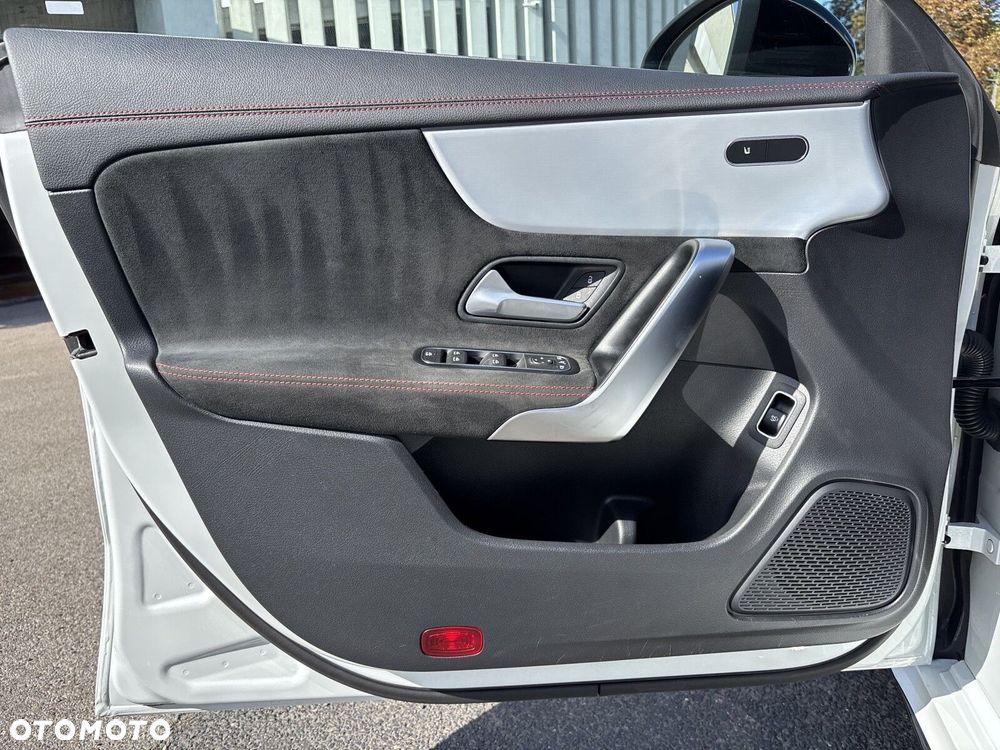 Mercedes-Benz CLA AMG 45 S 4-Matic+ 8G-DCT - 17