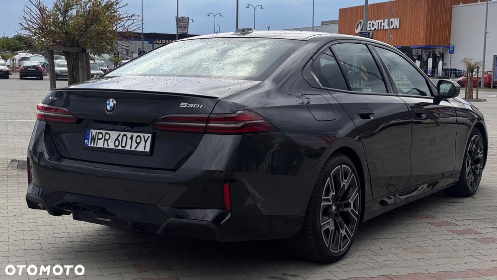 BMW Seria 5 530i xDrive - 6