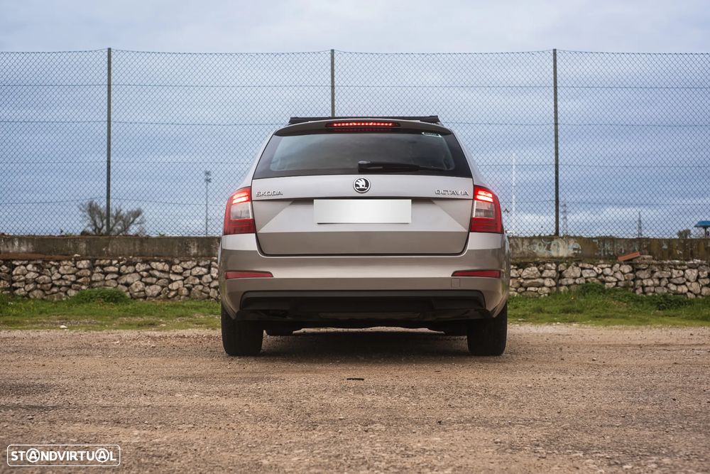 Skoda Octavia Break 1.6 TDi Ambition DSG - 4