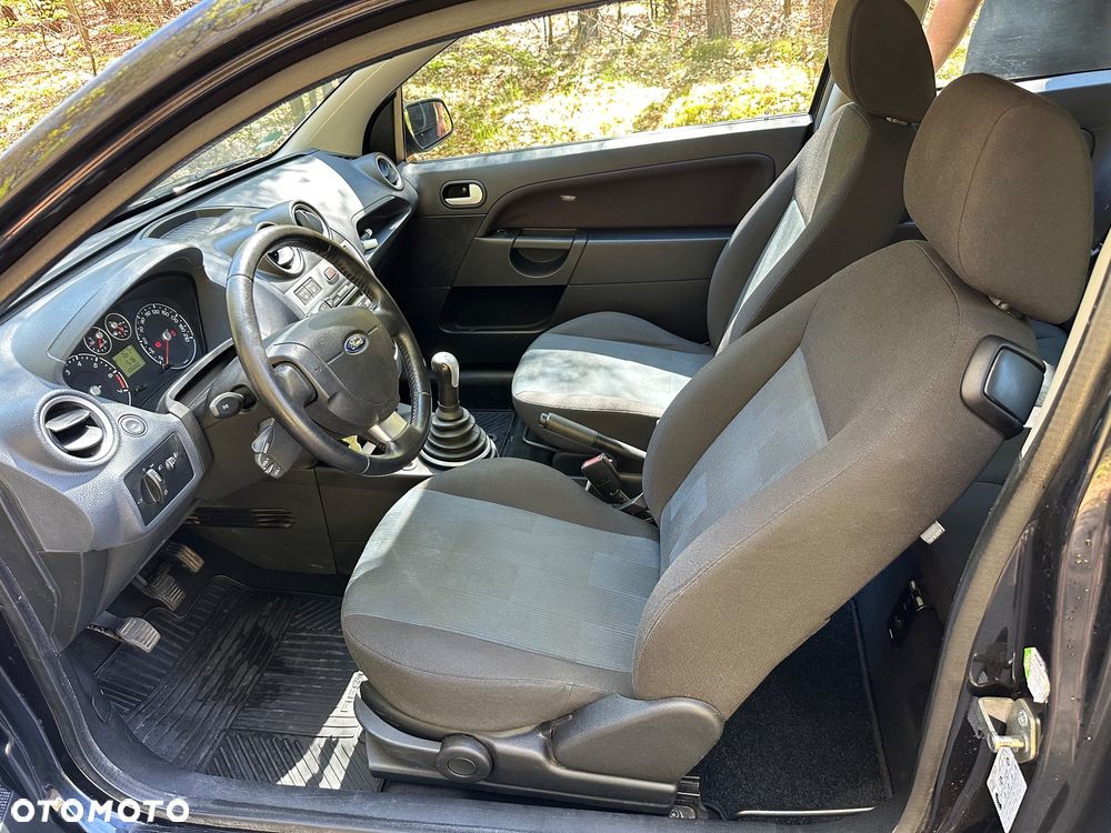 Ford Fiesta 1.3 - 6
