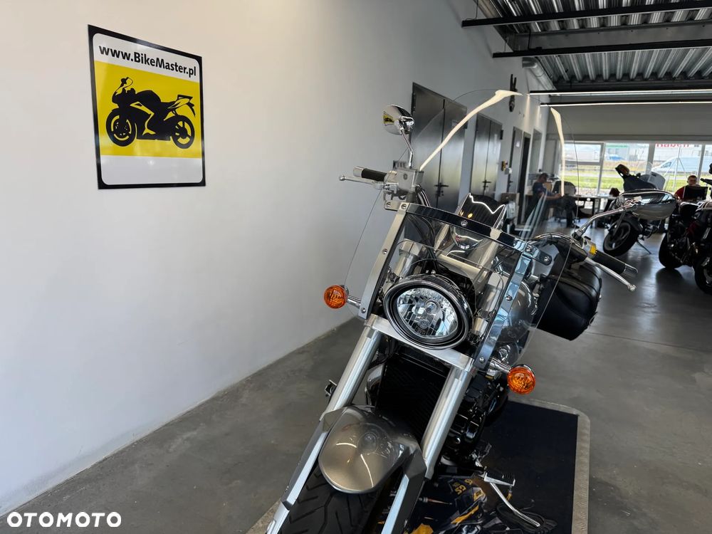 Suzuki Intruder - 33
