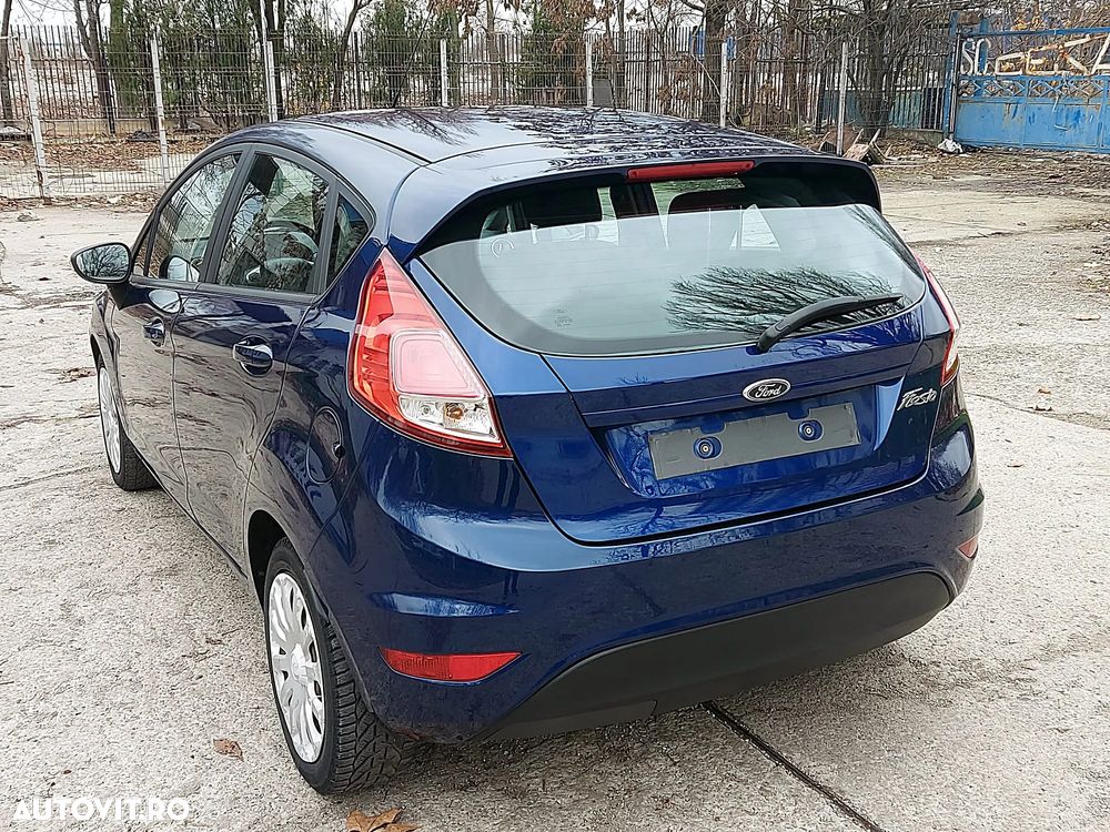 Ford Fiesta 1.5 TDCi DPF Titanium - 9