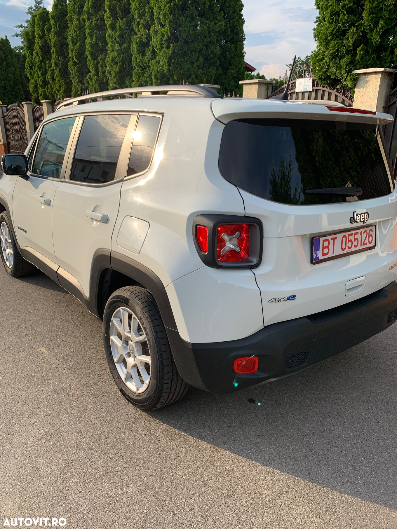Jeep Renegade 1.3 T-GDI 4xe PLUG-IN Hybrid Automatik Summit - 14