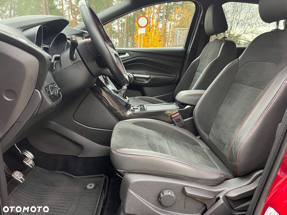 Ford Kuga 1.5 EcoBoost 2x4 ST-Line - 21