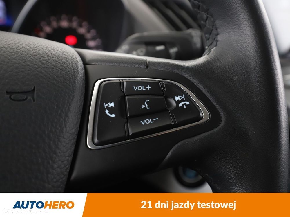 Ford Kuga - 27