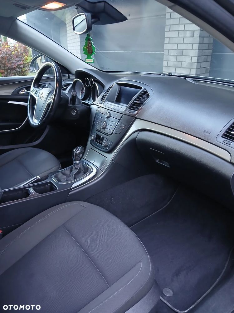 Opel Insignia 2.0 CDTI - 12