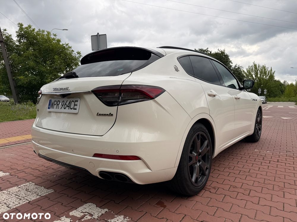 Maserati Levante Q4 - 5