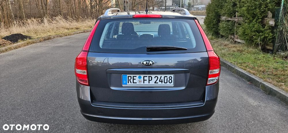 Kia Ceed - 4
