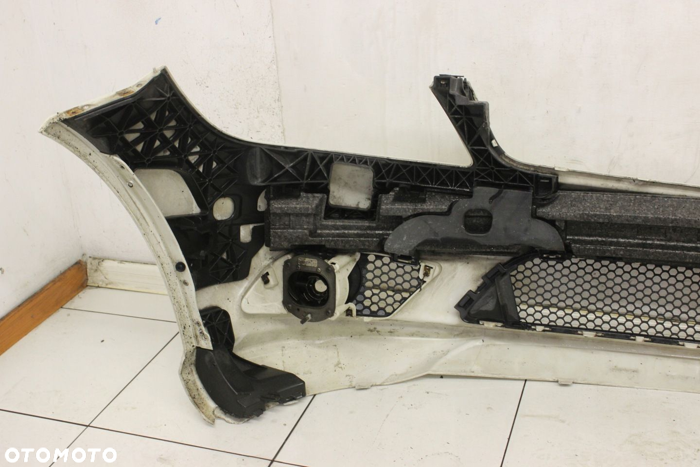 ZDERZAK PRZÓD PRZEDNI MERCEDES C KLASA W204 AMG 2007R- 650 - 5