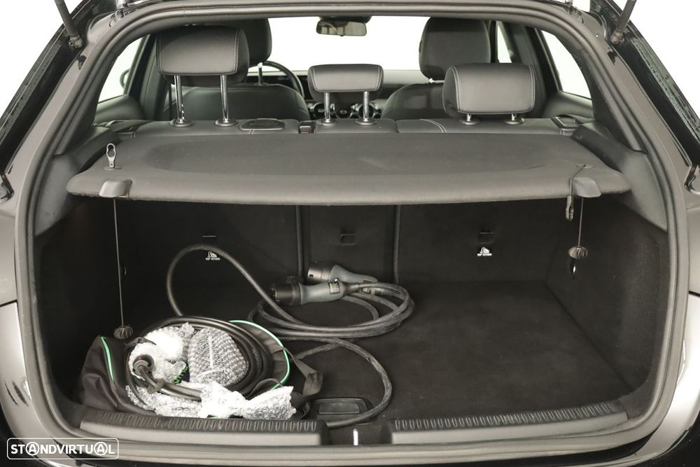 Mercedes-Benz A 250 e - 24