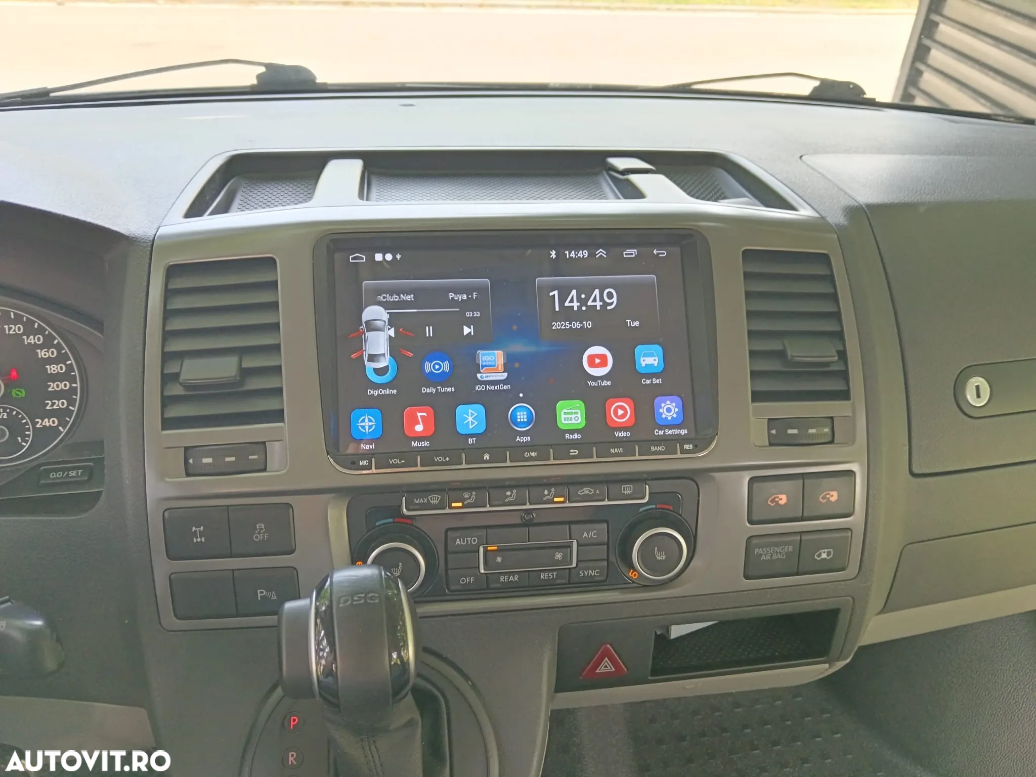 Volkswagen Caravelle - 9