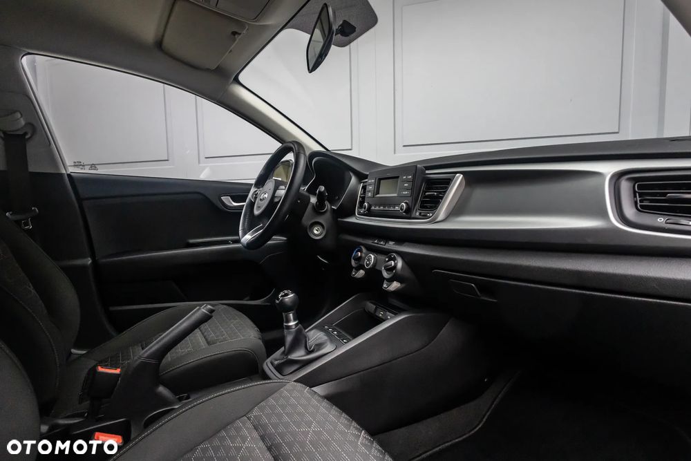 Kia Rio 1.2 L - 26
