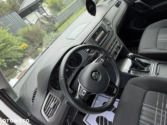 Volkswagen Golf - 10