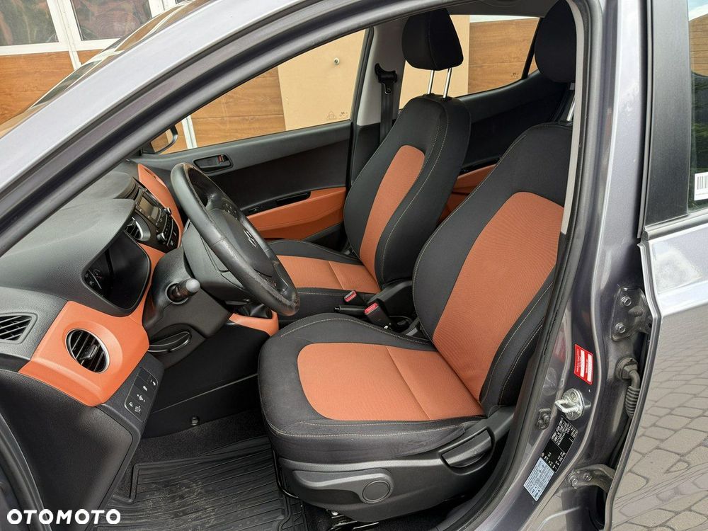 Hyundai i10 1.0 Fifa World Cup Edition - 22