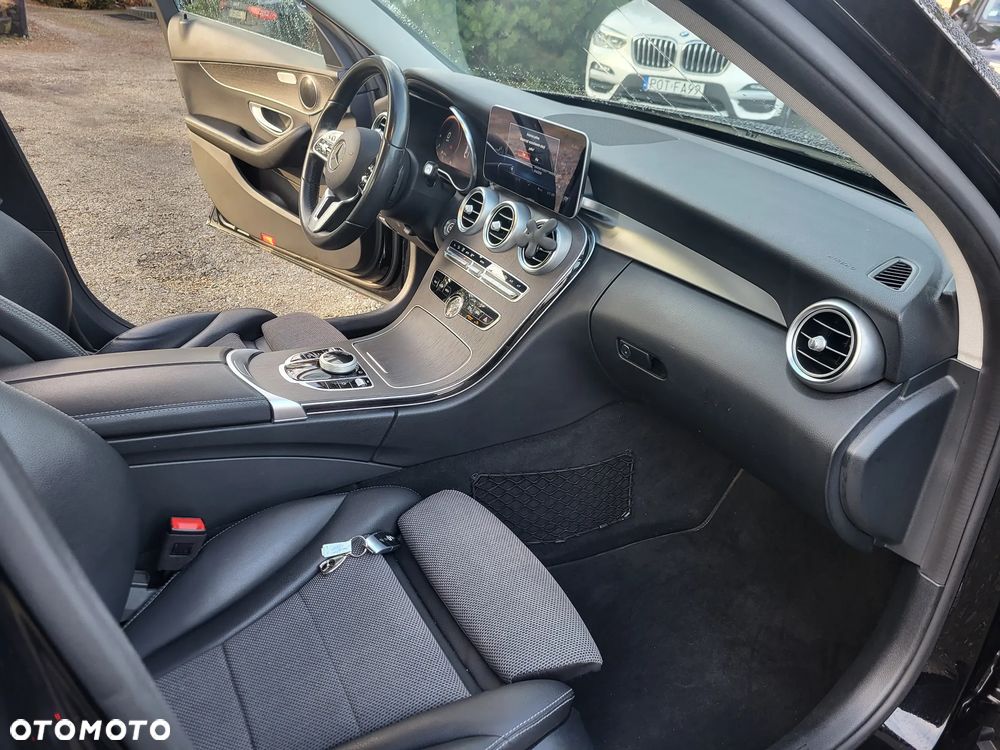 Mercedes-Benz Klasa C 220 d 9G-TRONIC - 13