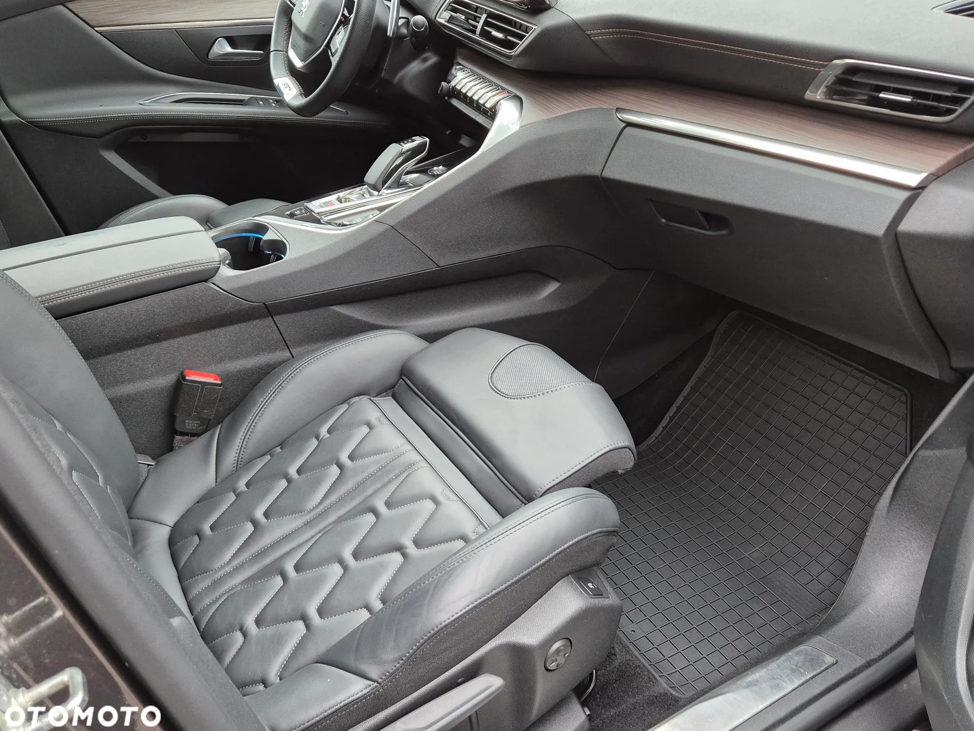 Peugeot 3008 1.6 PureTech Hybrid4 PHEV GT Pack S&S EAT8 - 16