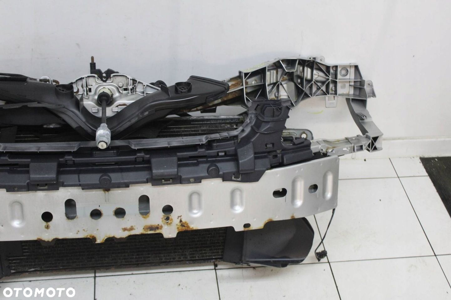 PAS PRZEDNI CHŁODNICE BELKA FORD FOCUS MK2 LIFT 2007R- 1.6 B - 3