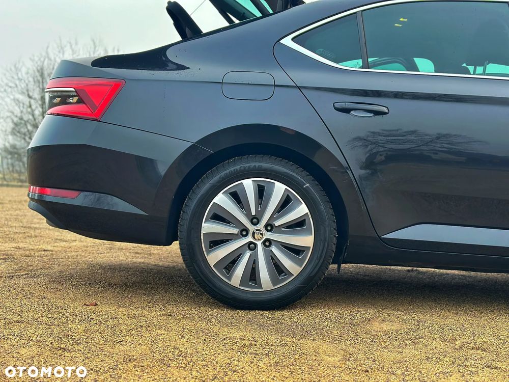 Skoda Superb 2.0 TDI SCR Style DSG - 26