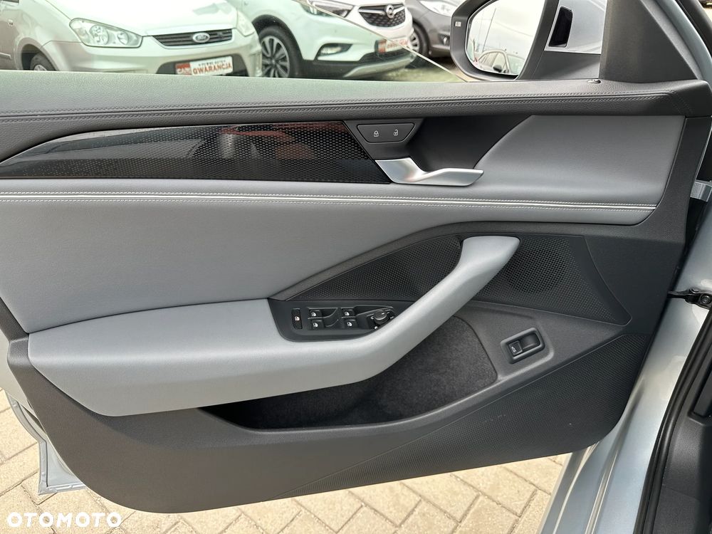 Volkswagen Passat - 18