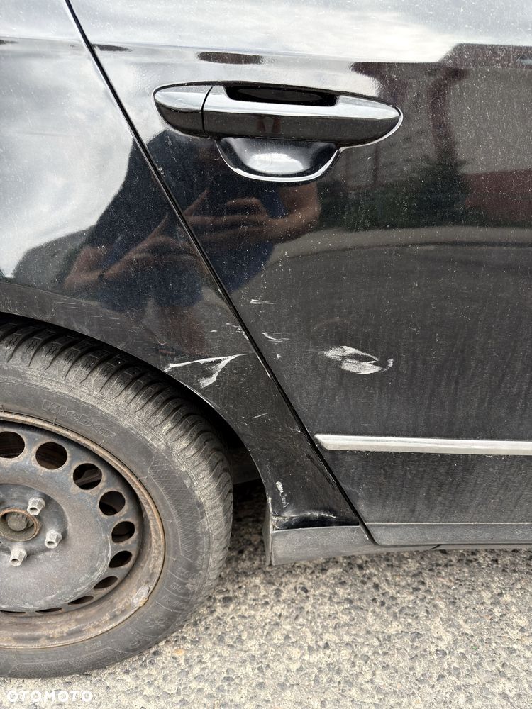 Volkswagen Passat - 4