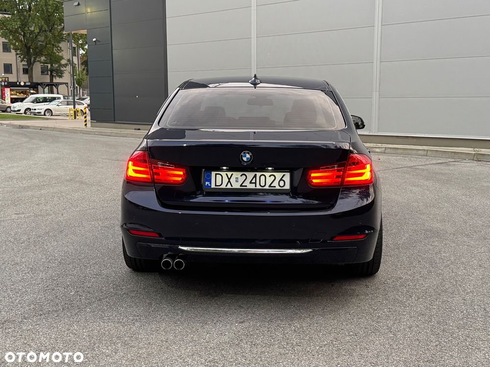BMW Seria 3 328i Luxury Line - 4