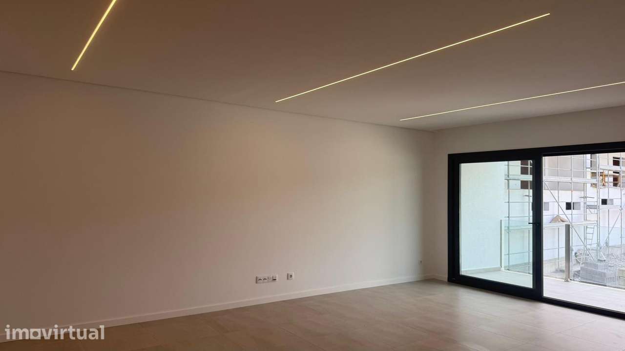 Apartamento T2 Novo com Garagem em Sesimbra - Grande imagem: 2/16
