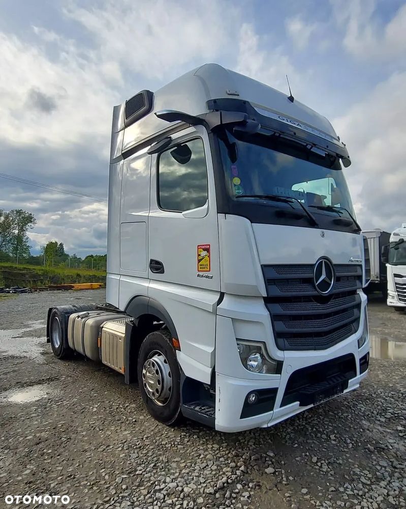 Mercedes-Benz Actros - 2