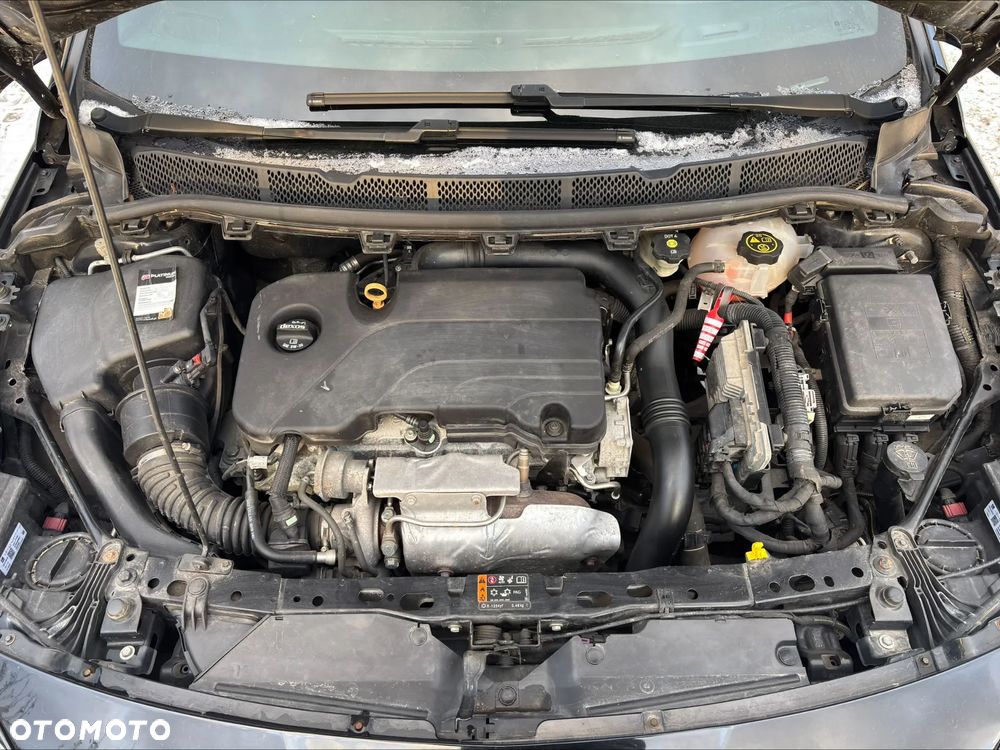 Opel Astra 1.4 Turbo Start/Stop Dynamic - 9