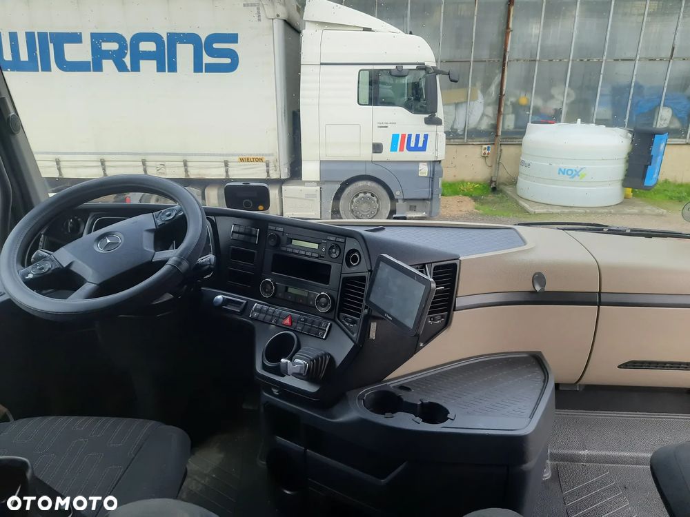 Mercedes-Benz ACTROS - 7