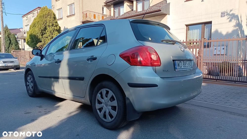 Toyota Auris 1.4 D-4D Terra - 10
