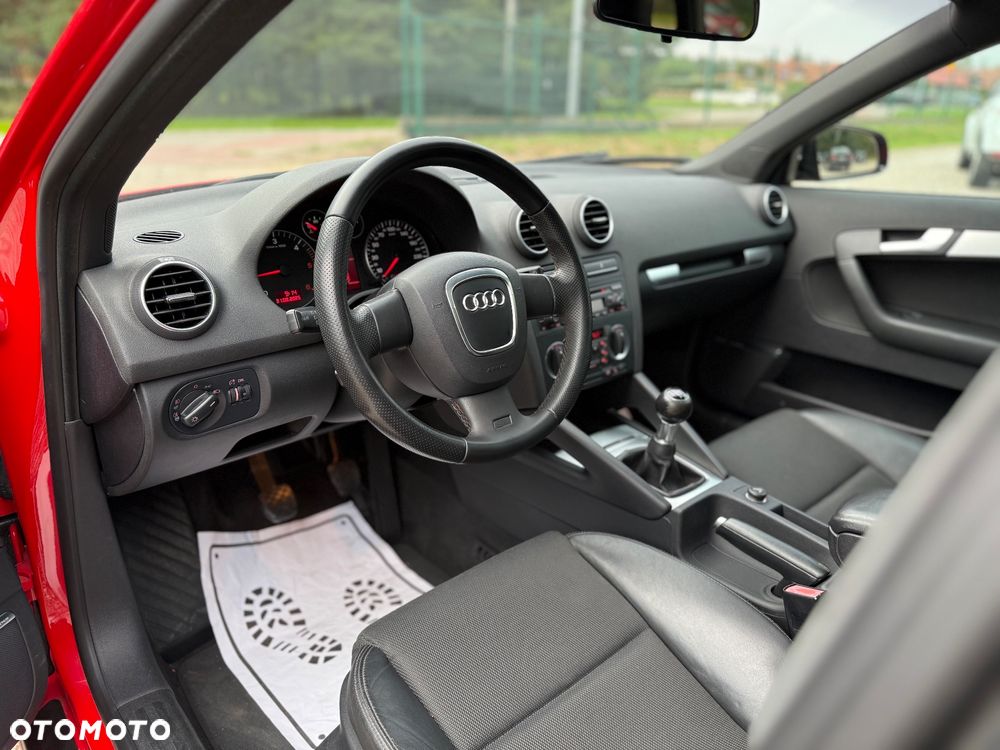 Audi A3 Sportback 2.0 TDI DPF S line Sportpaket - 16