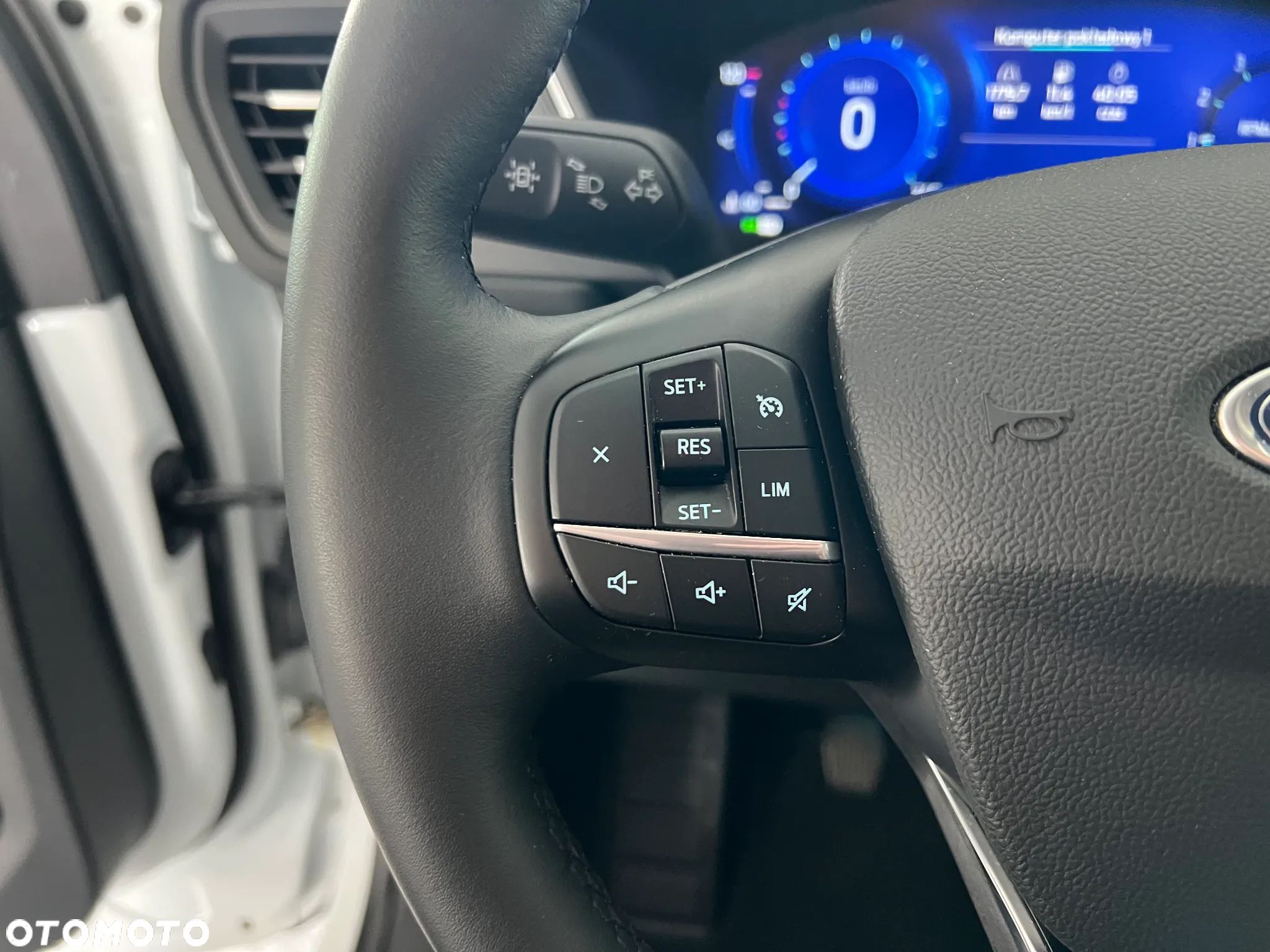 Ford Kuga 1.5 EcoBoost FWD Titanium - 26