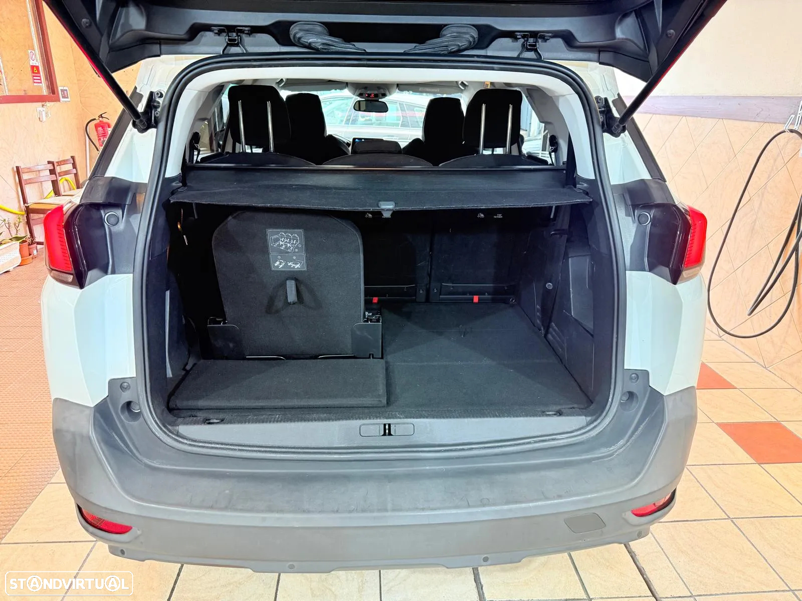 Peugeot 5008 1.5 BlueHDi Active Pack EAT8 - 9
