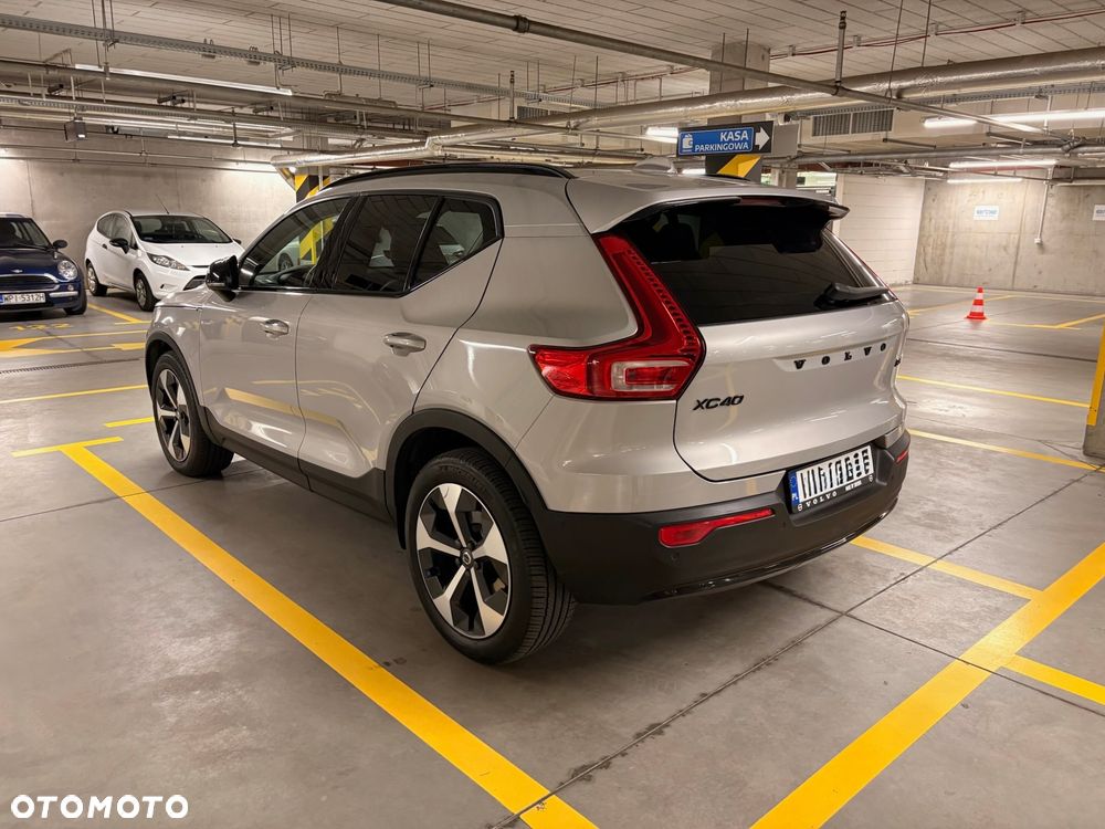 Volvo XC 40 B5 AWD Ultimate Dark - 4