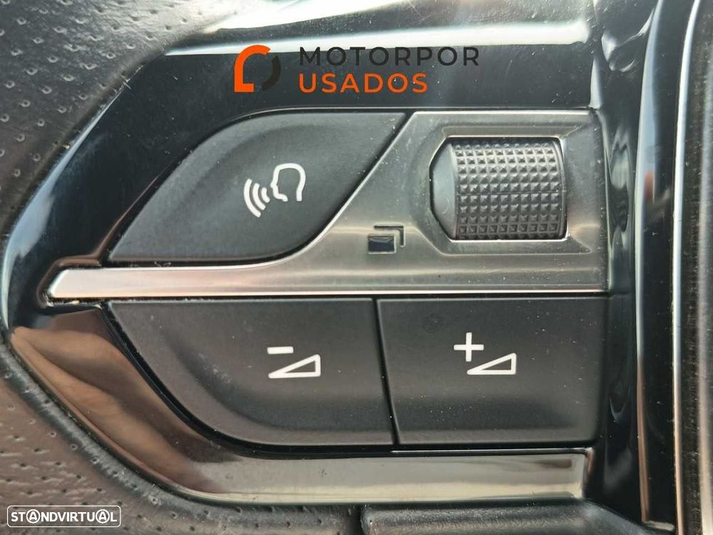 Peugeot e-2008 50 kWh GT - 15