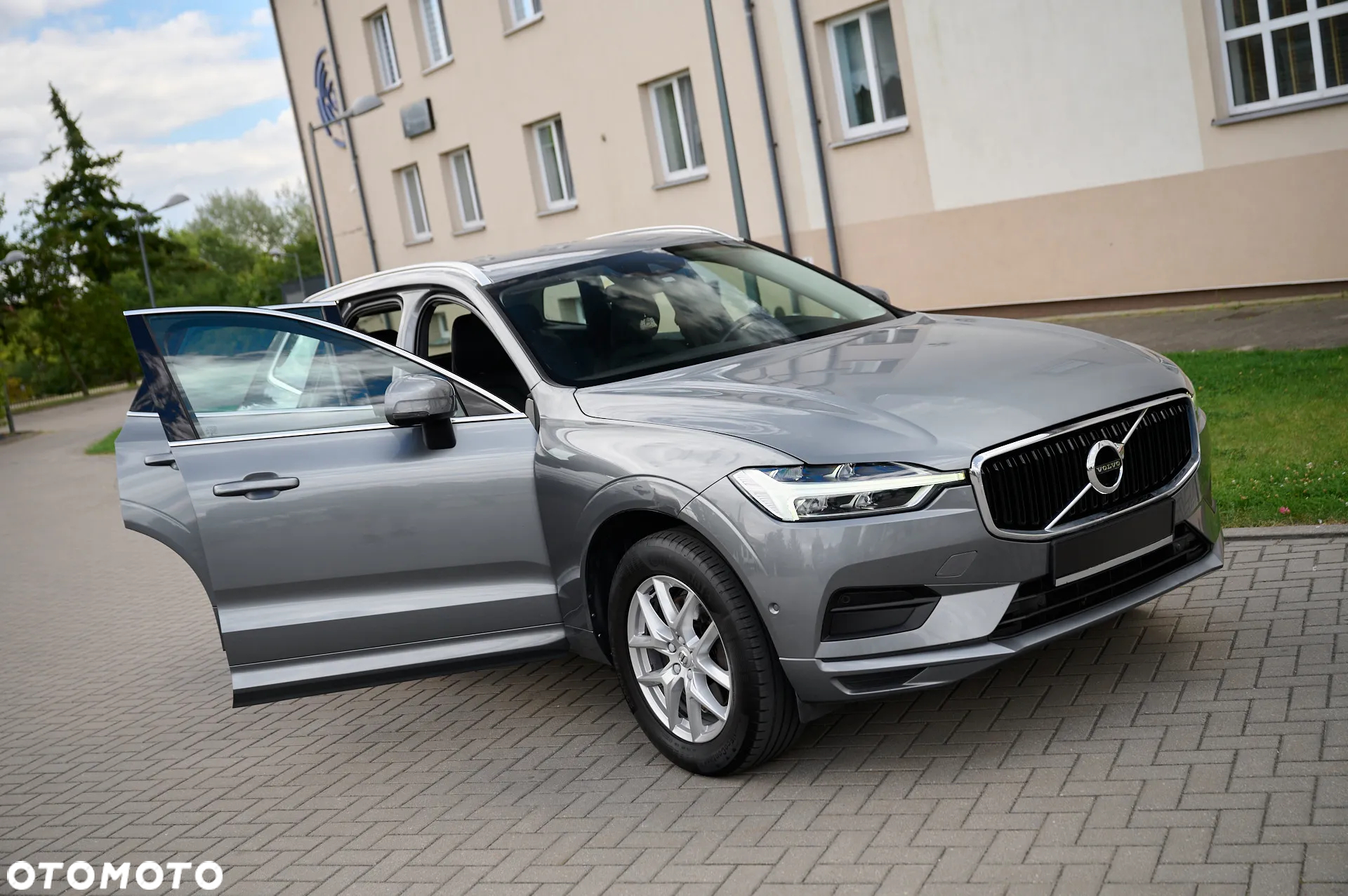 Volvo XC 60 D3 Momentum Pro - 22