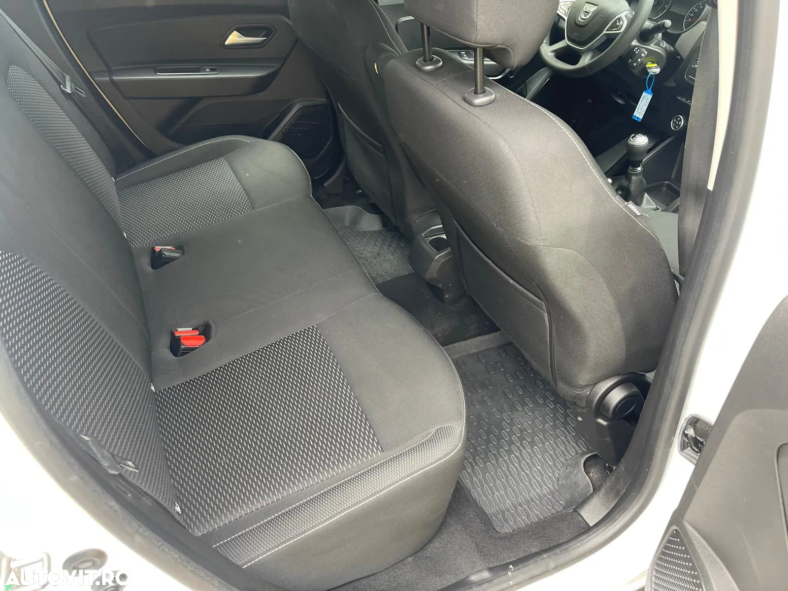 Dacia Duster 1.5 Blue dCi 4WD Comfort - 10