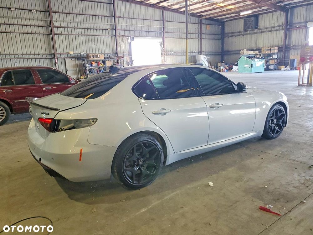 Alfa Romeo Giulia 2.0 Turbo Sprint - 4