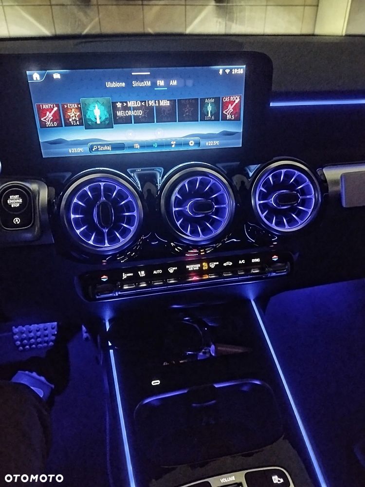 Mercedes-Benz GLB - 12