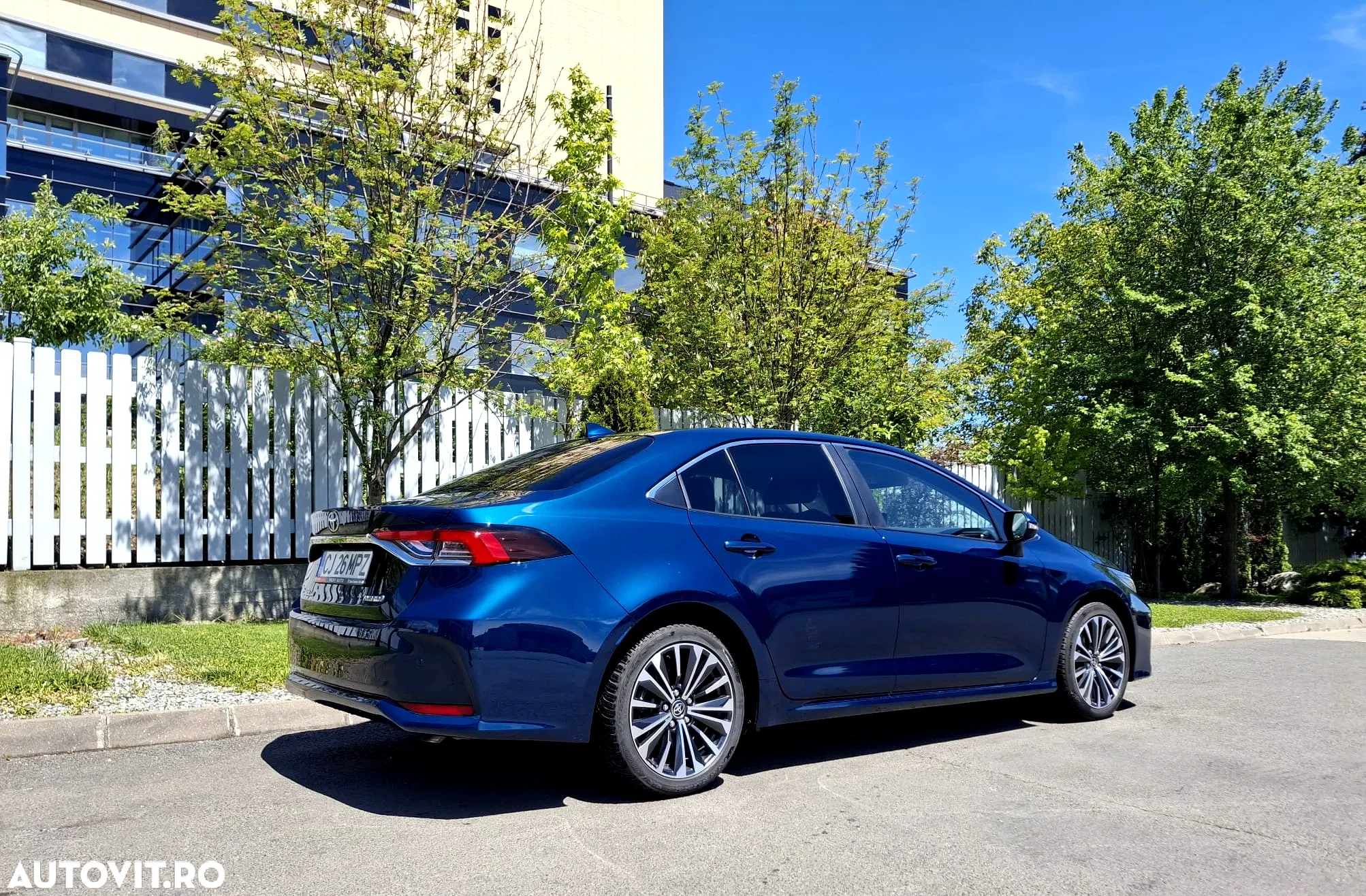 Toyota Corolla 1.8 HSD Dynamic - 3