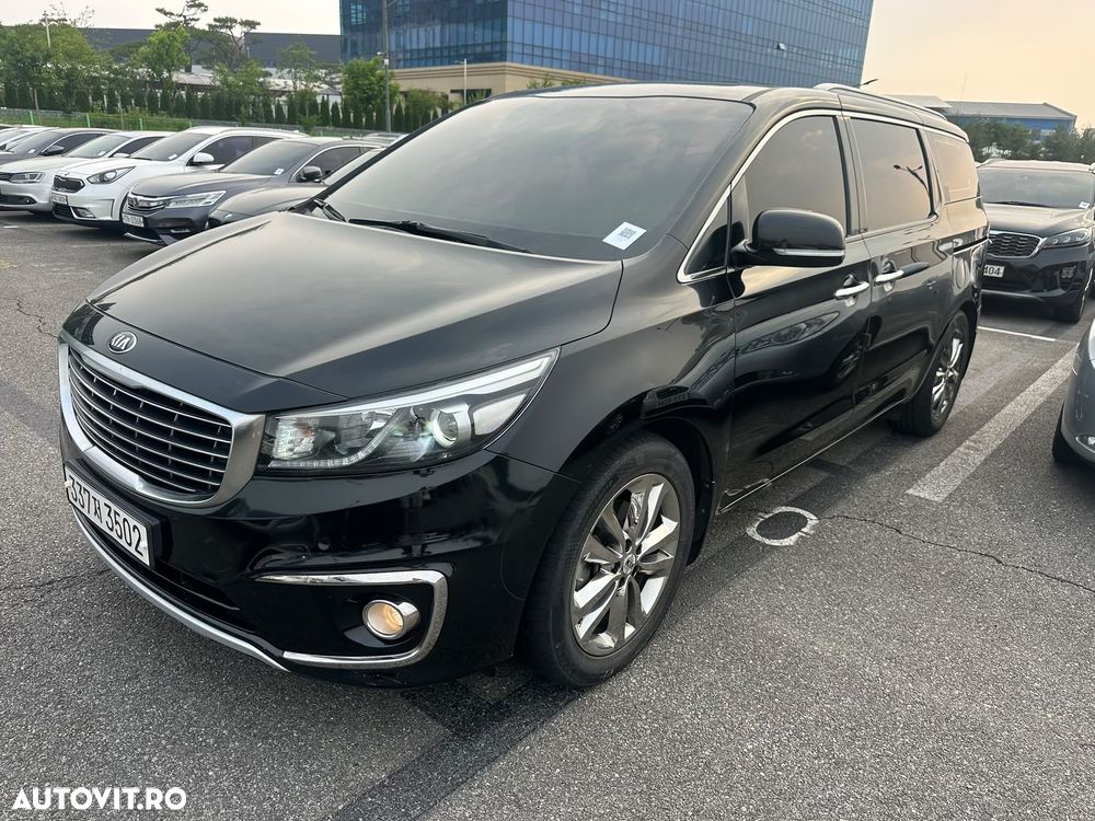 Kia Carnival - 2