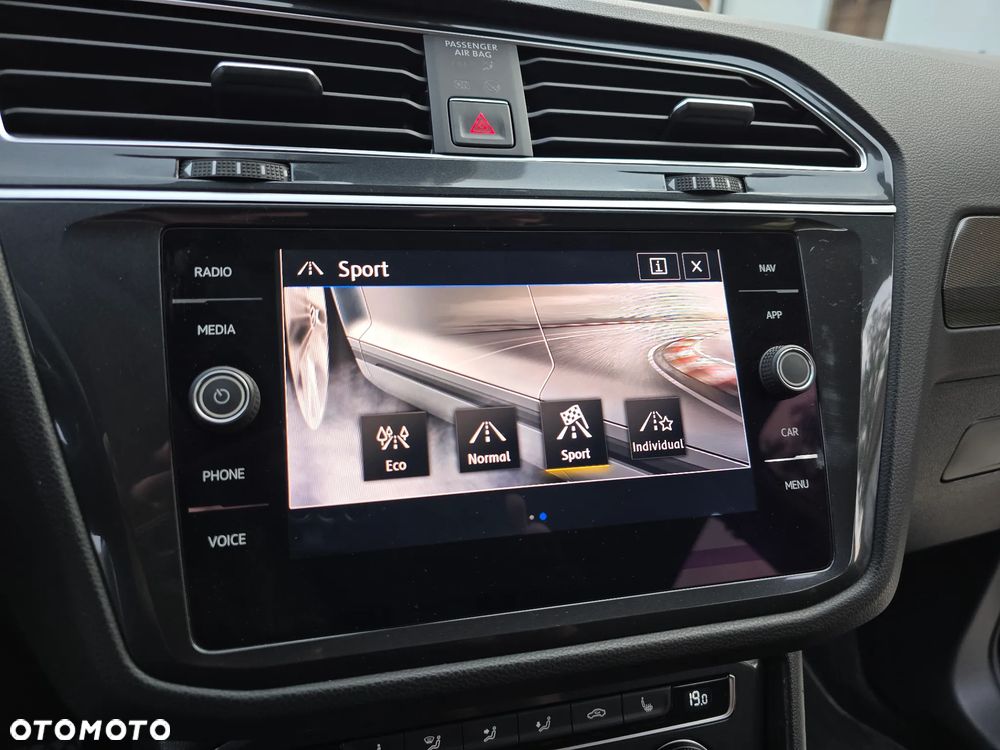 Volkswagen Tiguan 2.0 TDI SCR R-Line - 17