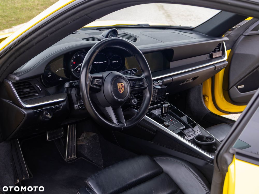 Porsche 911 Carrera 4S - 8
