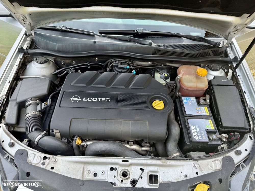 Opel Astra GTC 1.9 CDTI - 16