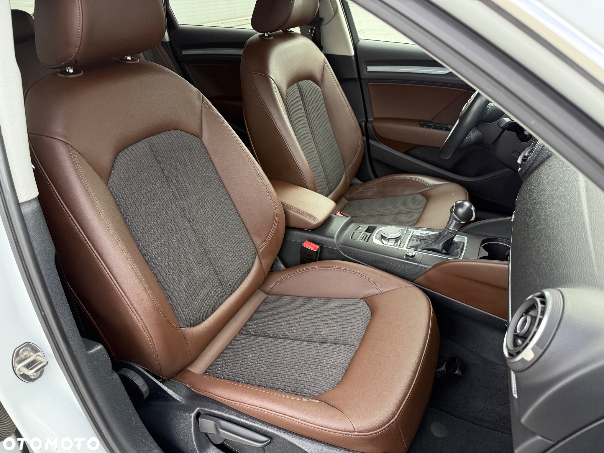 Audi A3 Sportback 1.4 TFSI S tronic S line Sportpaket - 19