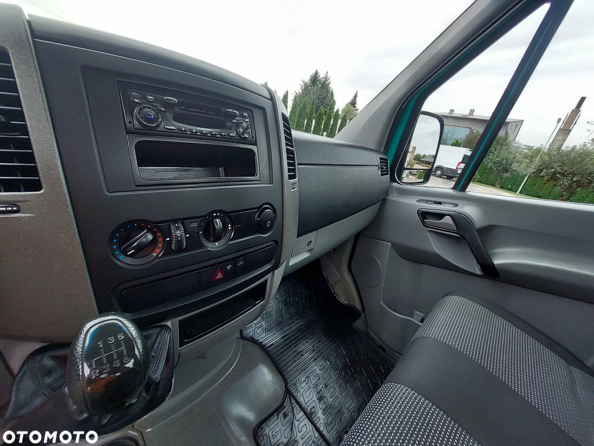 Mercedes-Benz Sprinter - 28