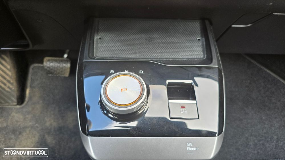 MG MG4 64 kWh Luxury - 43