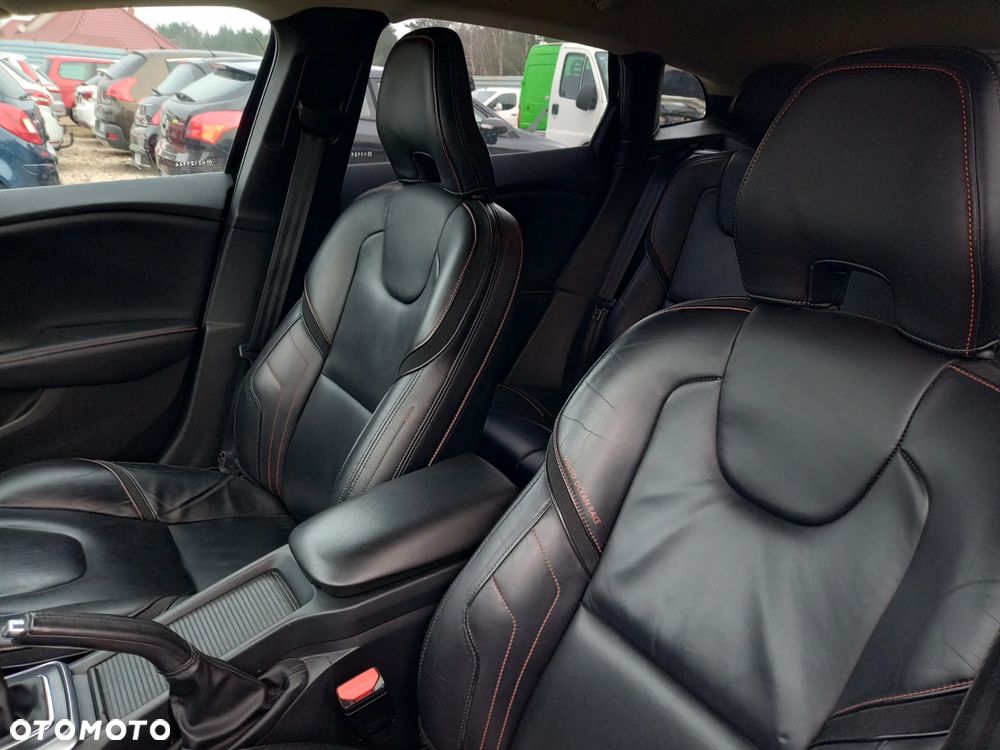 Volvo V40 Cross Country D3 Ocean Race - 11