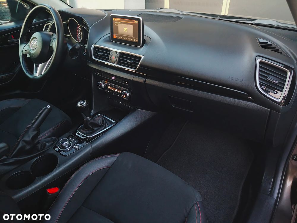 Mazda 3 SKYACTIV-G 120 NAKAMA - 31
