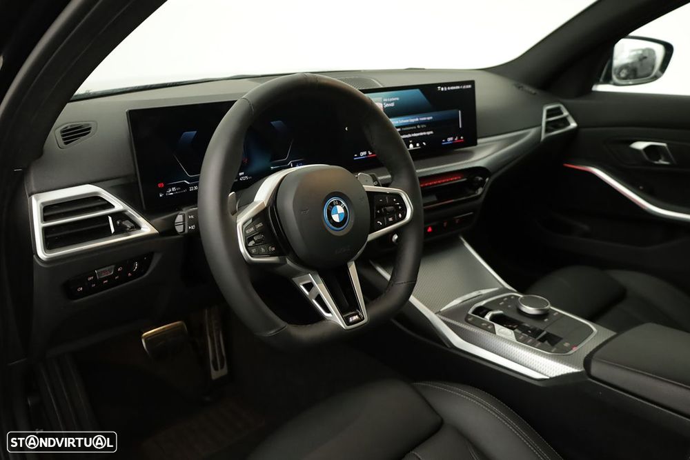BMW 330 e Edição Desportiva M Auto - 8